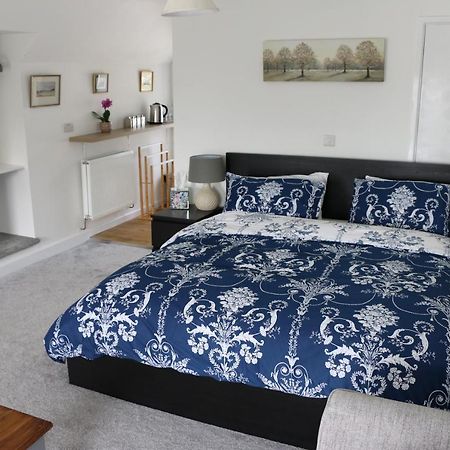 Ty Nant Little Haven Bed and Breakfast Exteriör bild