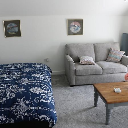Ty Nant Little Haven Bed and Breakfast Exteriör bild