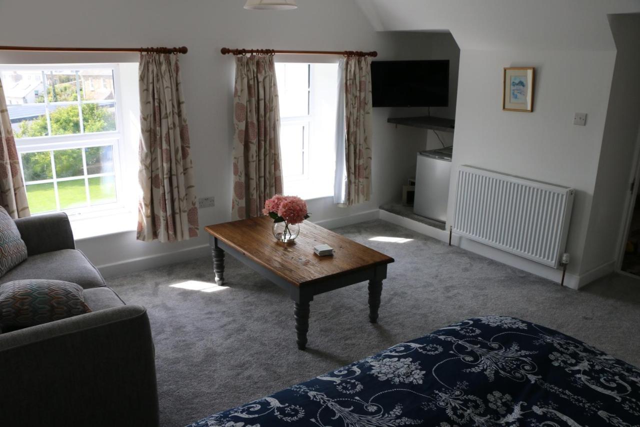 Ty Nant Little Haven Bed and Breakfast Exteriör bild
